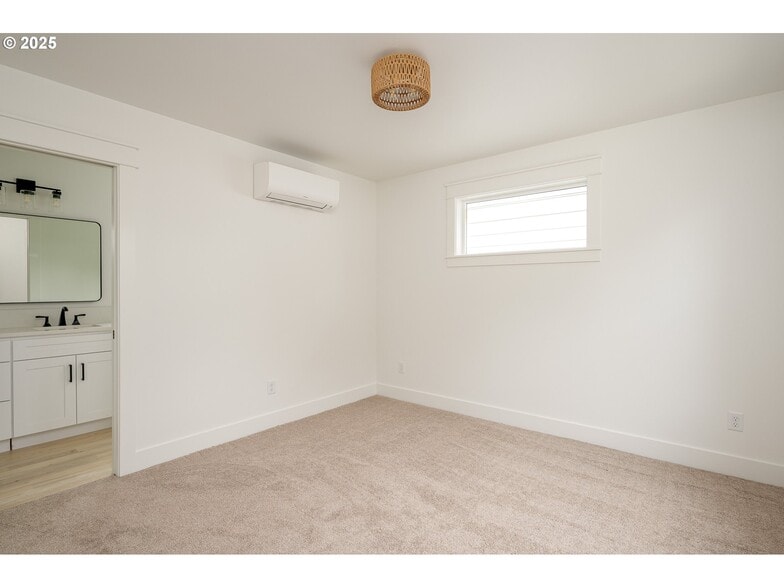 Building Photo - 4103 SE Olsen St