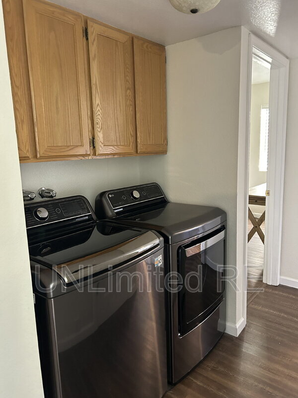 Building Photo - 1000 N Beaver St