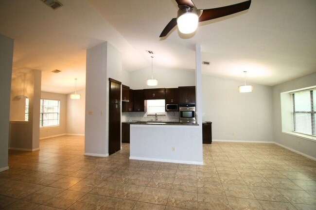 Building Photo - 9347 Laurel Grove