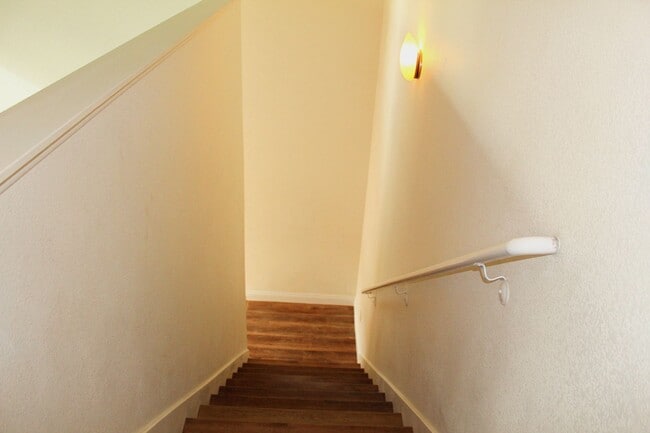 Building Photo - Fully upgraded condo with new flooring, paint, and appliances in Southwest Las Vegas