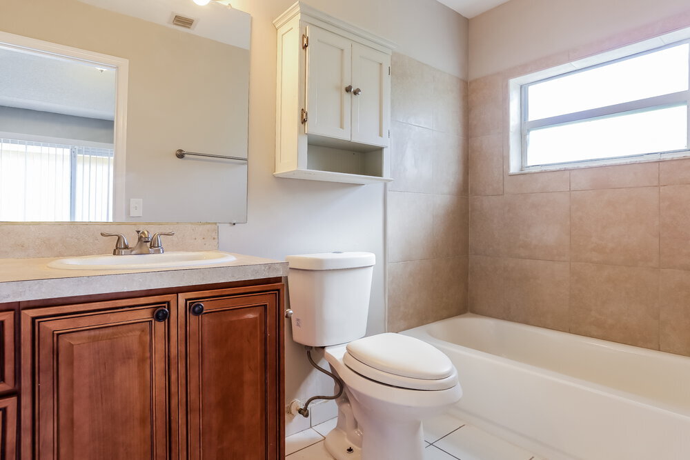 Building Photo - 4082 Eastridge Dr