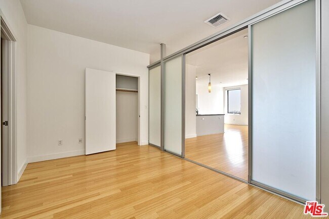 Building Photo - 3810 Wilshire Blvd