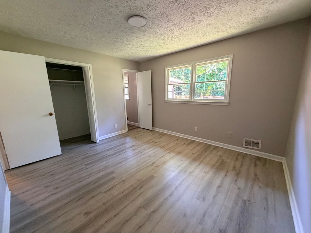 Building Photo - 2079 McDaniels Bridge Rd SW