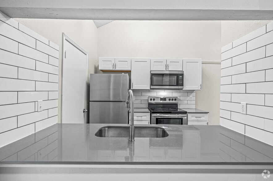 2BR, 2BA - 1,105SF Shore Break - Aulden at the Highlands