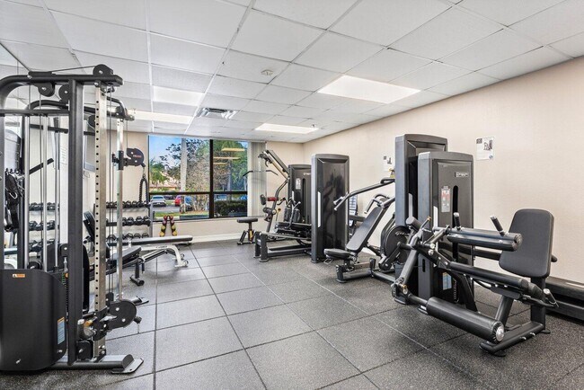 Building Photo - 5188 Oakhill Ln