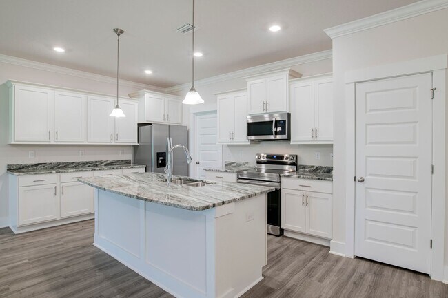 Building Photo - 3 bed home in quiet Cantonment