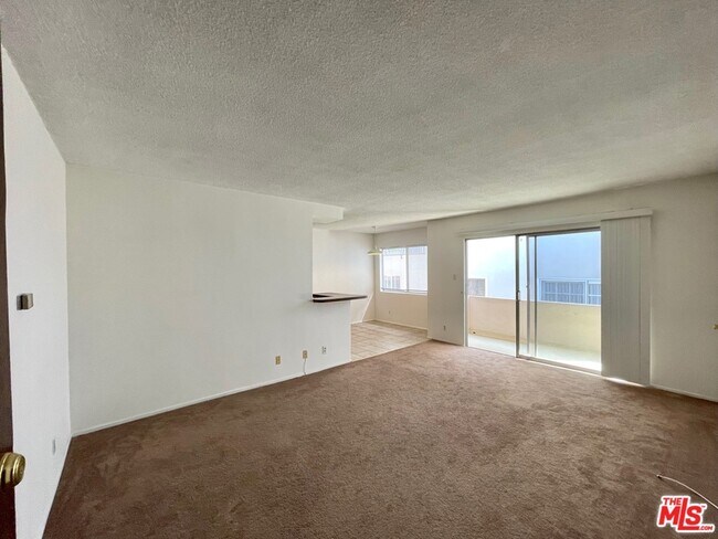 Building Photo - 11727 Mayfield Ave