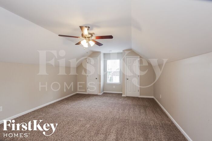 Building Photo - 4075 Shadetree Dr