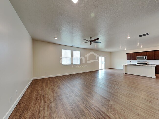 Building Photo - 1205 Wagon Way