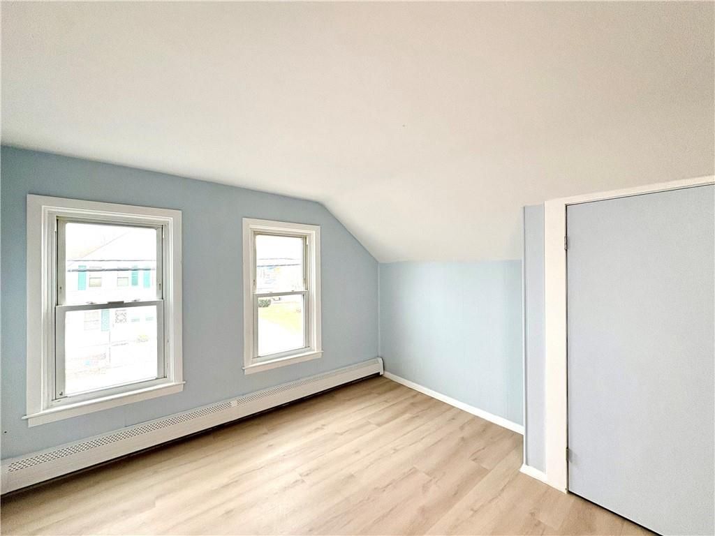 Building Photo - 23 Knight St