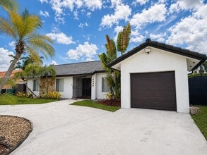 Building Photo - 4340 SW 146th Ct