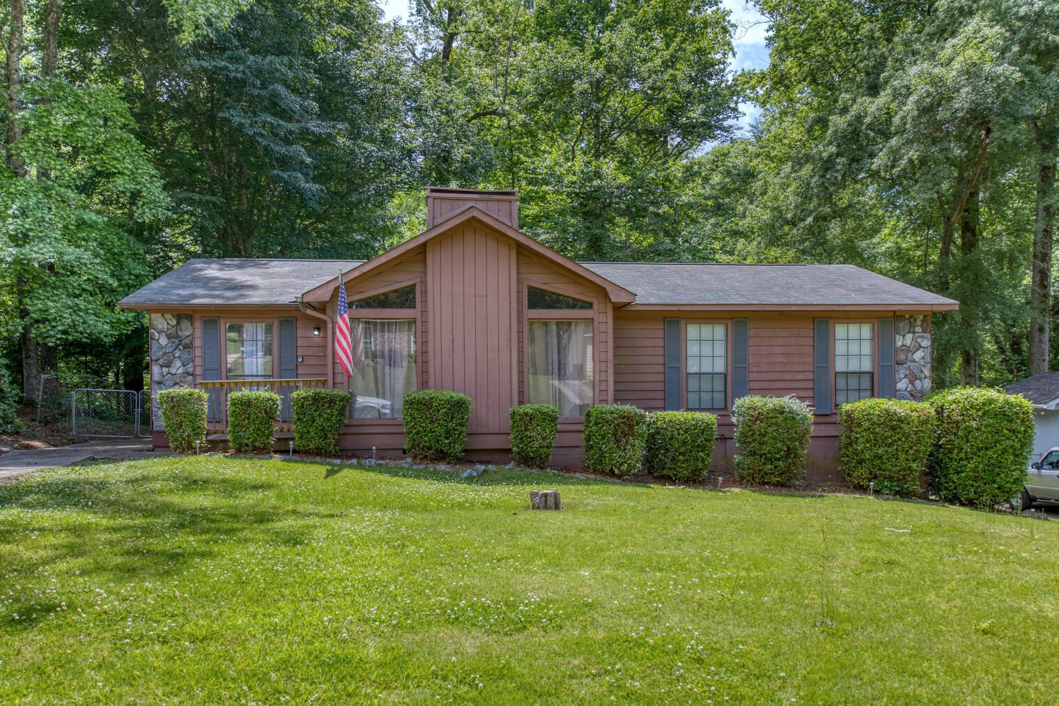 Building Photo - 4900 Hearthstone Dr