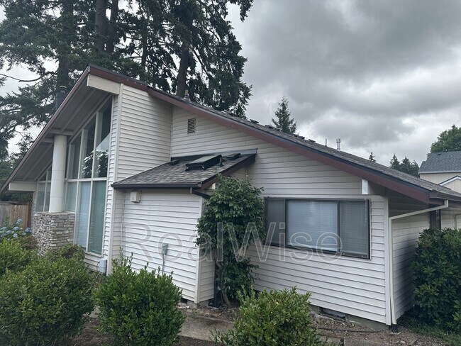 Building Photo - 7730 SW Eaker Pl