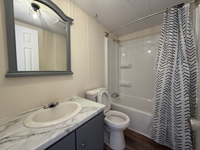 Building Photo - Newly remodeled 2 bedroom 1 bathroom mobile home in Greeneville, TN