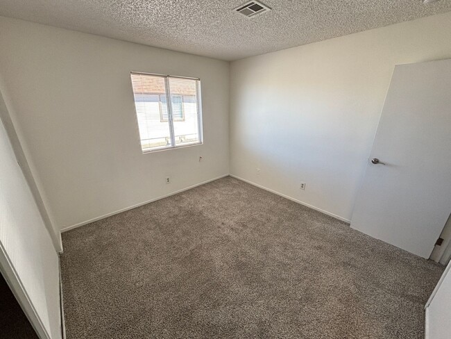 Building Photo - 147 Westminster Way