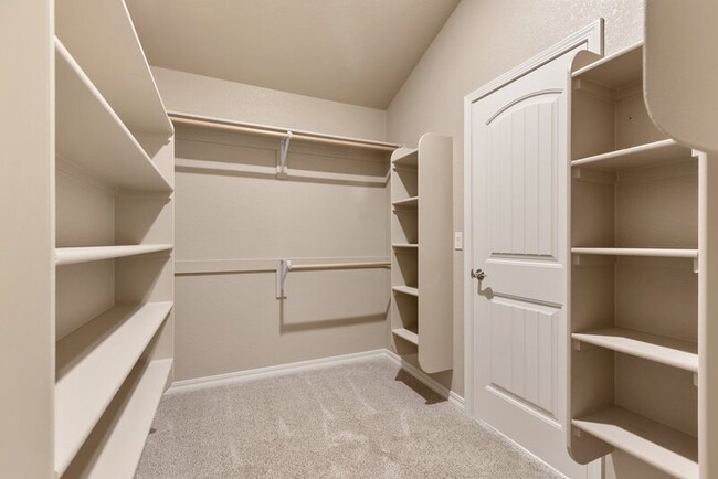 Building Photo - 3003 Looking Glass Way