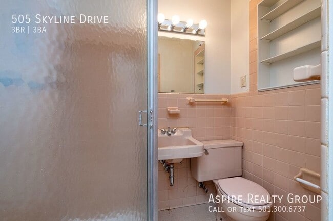 Building Photo - 505 Skyline Dr