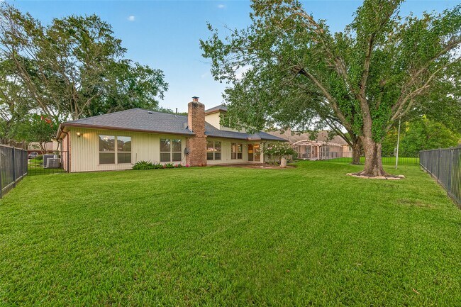 Building Photo - 2103 Winged Foot Dr