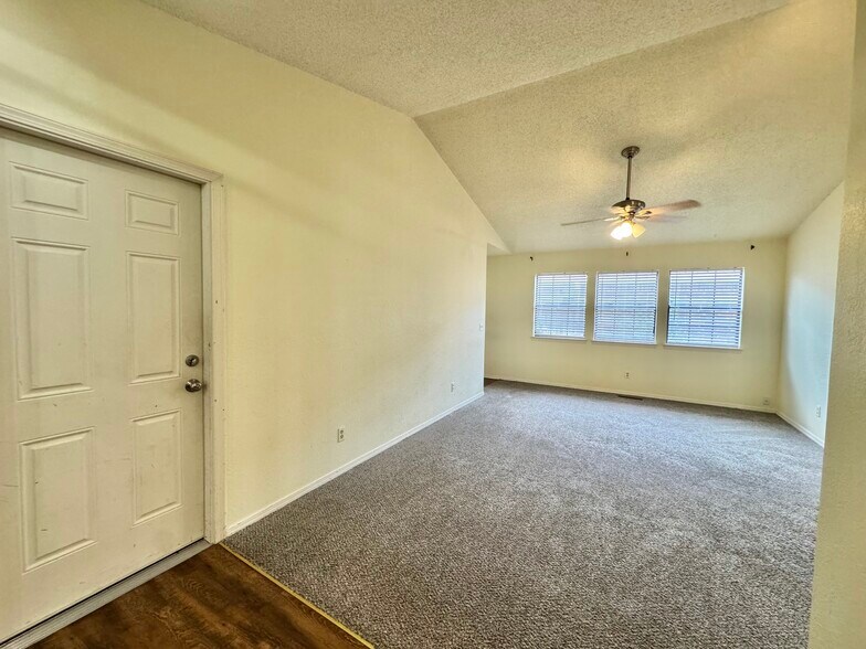 Building Photo - 1416 SW 96th St