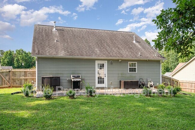 Building Photo - 4244 Cornelia Ln