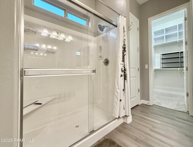 Building Photo - 5768 N Thornberry Dr