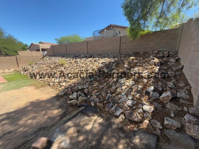 Building Photo - Three bedroom home in Mesquite Ranch