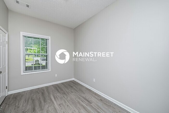 Building Photo - 4 Bedroom Pet-Friendly Home in Nashville, TN with Main Street Renewal