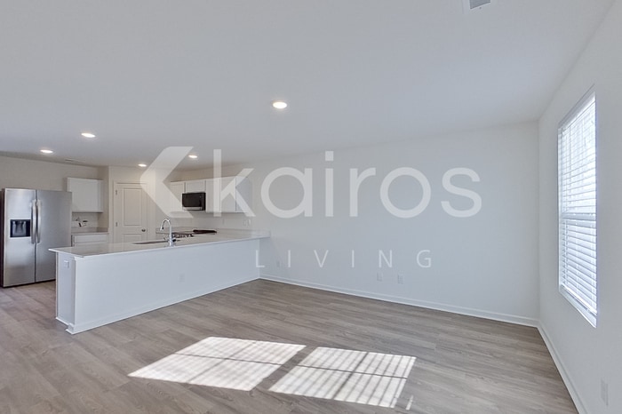 Building Photo - 7020 Moss Creek Way