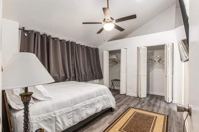 Building Photo - 5288 SW 21st Pl