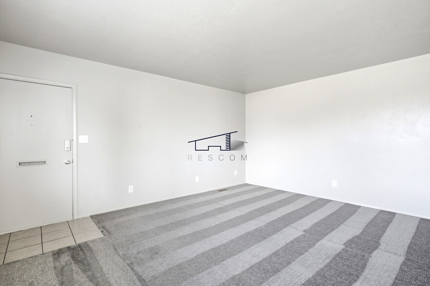 Building Photo - 445 W 4900 S