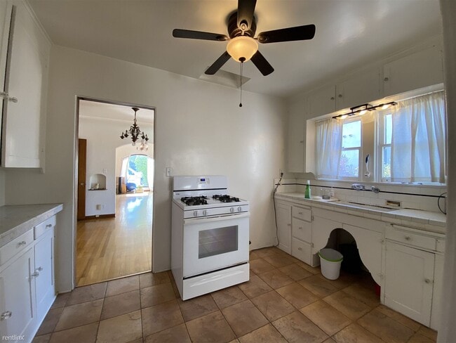 Building Photo - 2 br, 1 bath House - 3138 Bancroft Street