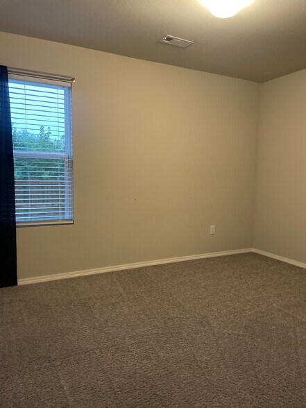 Building Photo - 1191 S Jaybird Ln