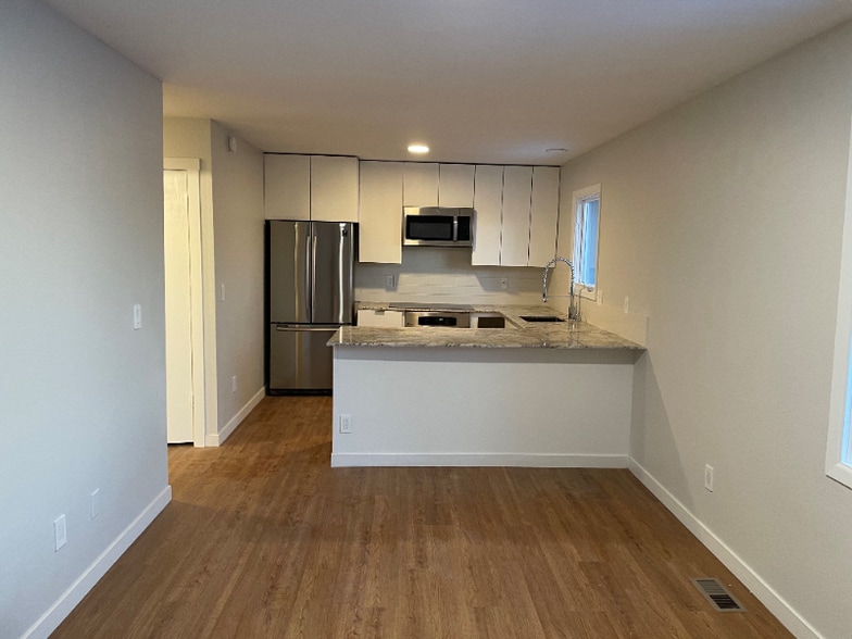 Building Photo - 1604 Russian Jack Dr