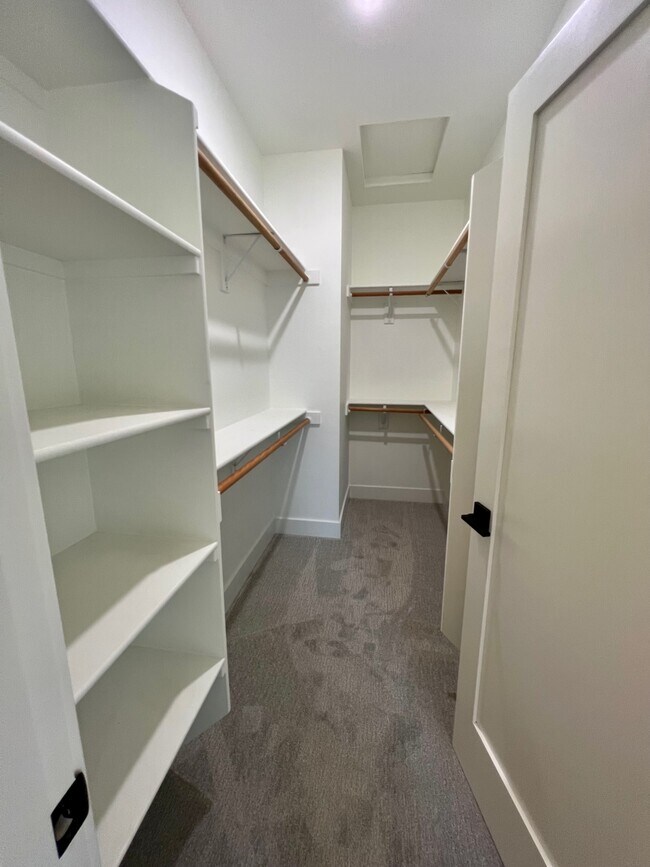 Building Photo - 206 Bogey Ln