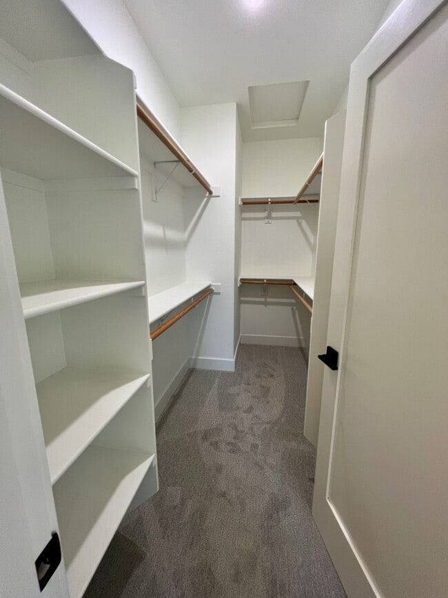 Building Photo - 317 Talons Dr