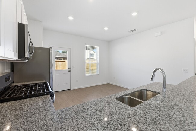 Building Photo - 26283 Arrowleaf Dr