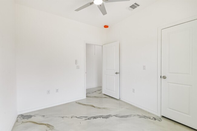 Building Photo - 16922 W Forrestal