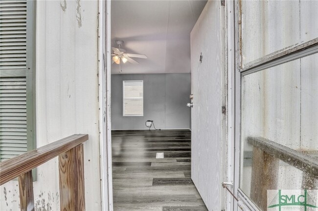 Building Photo - 3 Pine Rd