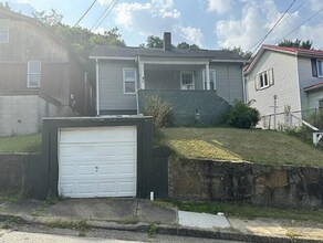 Building Photo - Charming 3BR/2BA Home in Heart of Jeannette