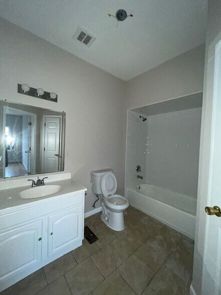 Building Photo - 488 Communipaw Ave