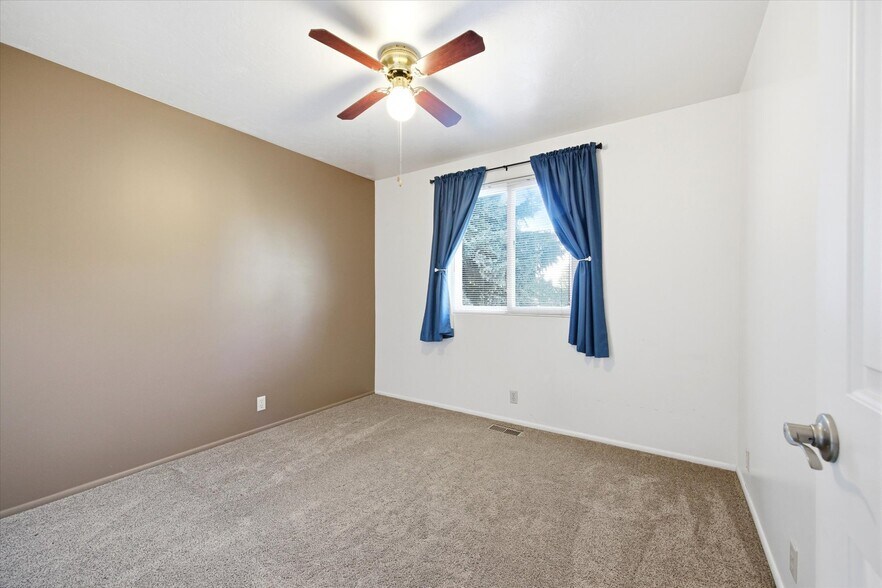 Building Photo - 734 Sandy Dunes Dr