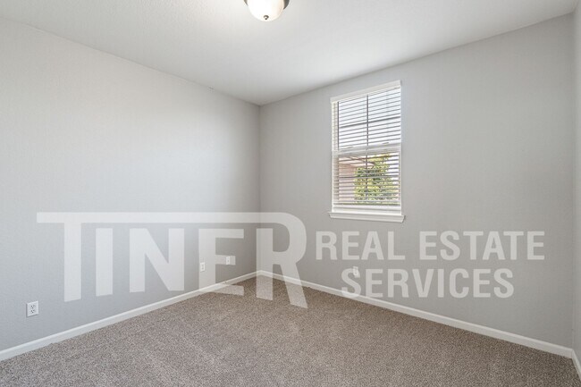 Building Photo - 8287 Lauffer Way