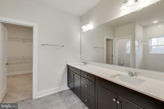 Building Photo - 3897 Hillview Ct