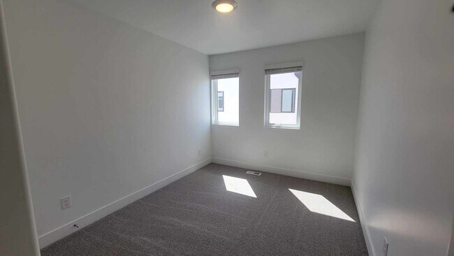 Building Photo - Brand New Regency on 9th Townhome
