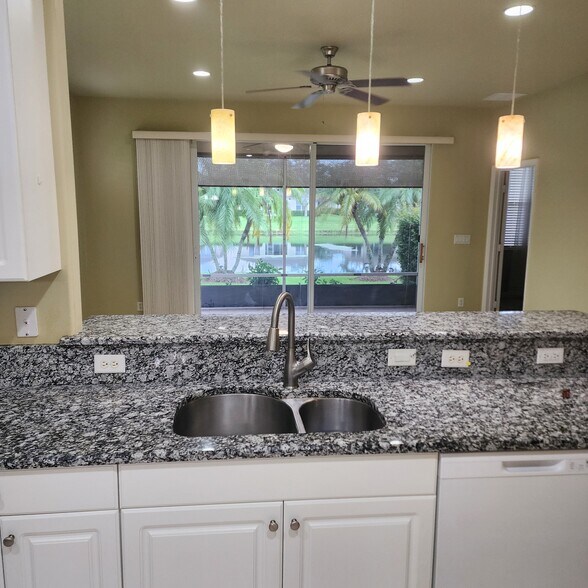 Building Photo - 6648 Liberty Pl