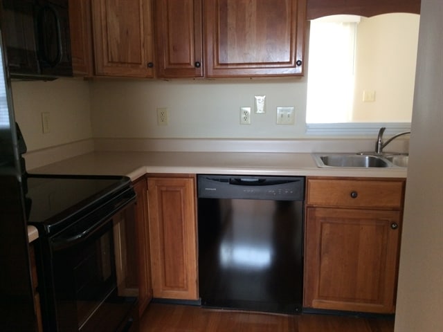 Building Photo - 6685 Wimbledon Dr