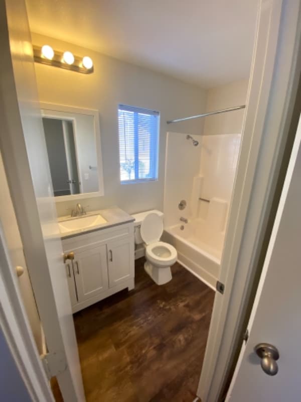 Building Photo - 8929 Arlingdale Way