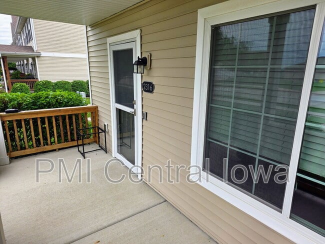 Building Photo - 2316 Hazeltine Pl