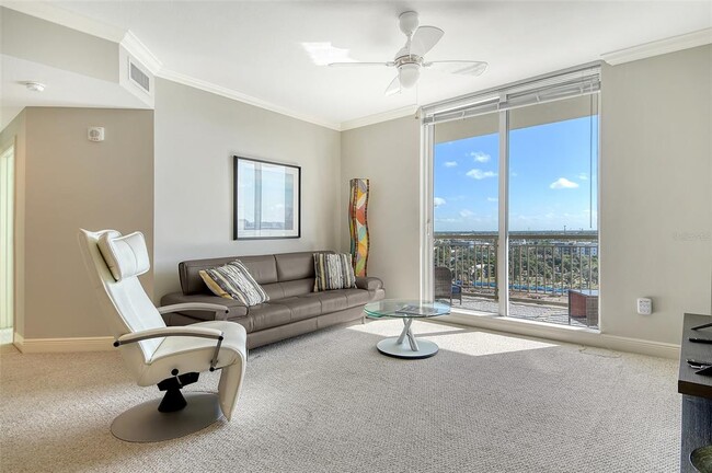 Building Photo - 800 N Tamiami Trl