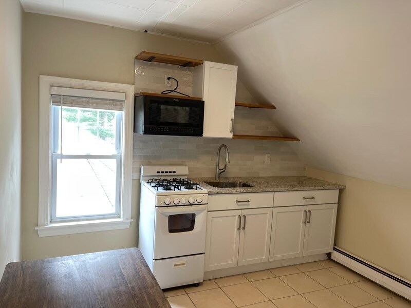 Building Photo - 628 Washington St